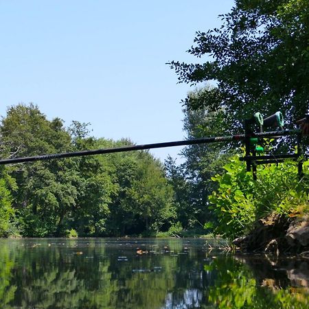 Camping Les Lacs De Courtes 호텔 Estang 외부 사진