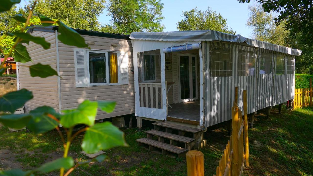 Camping Les Lacs De Courtes 호텔 Estang 외부 사진