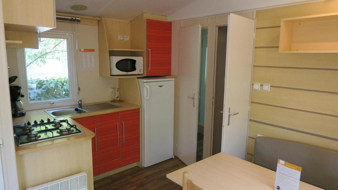 Camping Les Lacs De Courtes 호텔 Estang 외부 사진