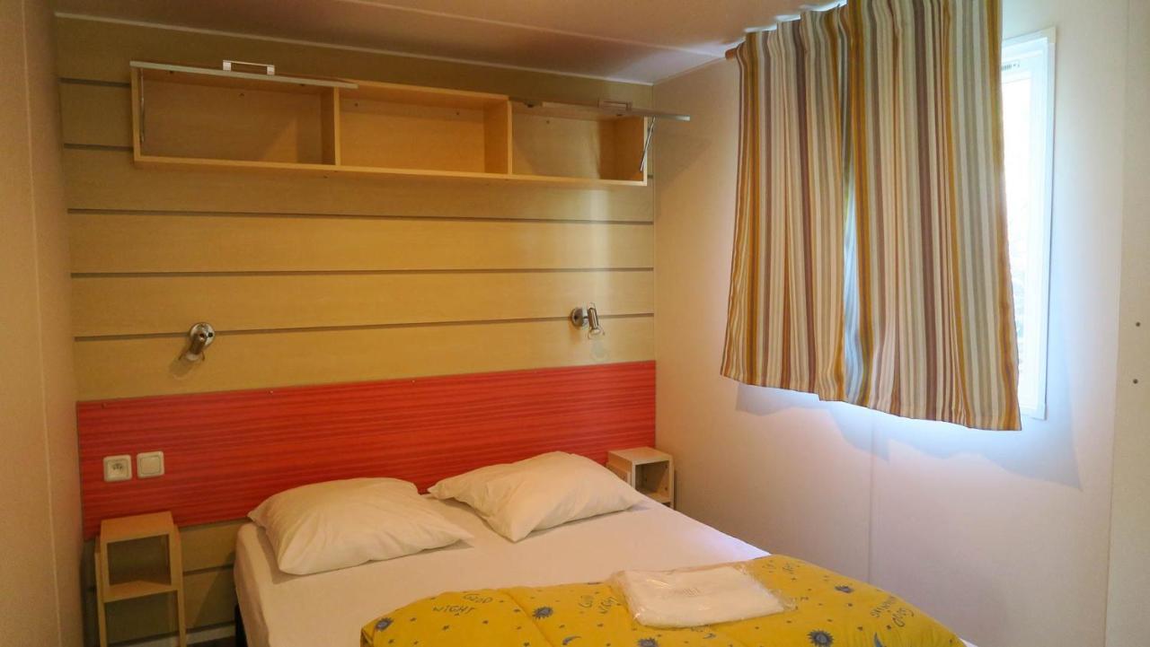 Camping Les Lacs De Courtes 호텔 Estang 외부 사진
